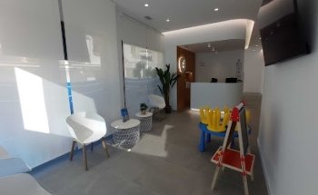 clínica dental carmona