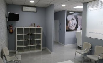 CLÍNICA DENTAL ALBADENT