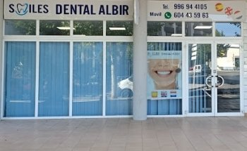 Smiles Dental Albir