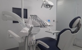 Clínica Dental Almeida & Miras