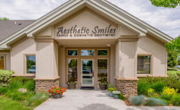 Aesthetic Smiles: Pilling Wade DMD
