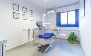 CLINICA DENTAL CALERO Y PERAL