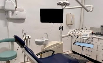 CLINICA DENTAL ES CASTELL