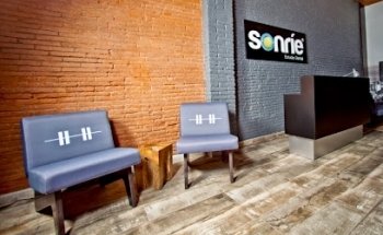 Dental Clinic Sonríe