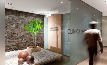 Clínica Dental Santi Carreras