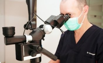 Company & Dominguez Clinica Dental