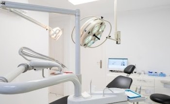 Dental Internacional | Clínica Dental en Adeje ✔️ Especialistas en implantología y ortodoncia invisible
