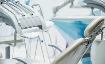 Family Dental Plaza. Clínica dental en Adeje. Ortodoncia autoligable