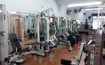 BULL'S GYM