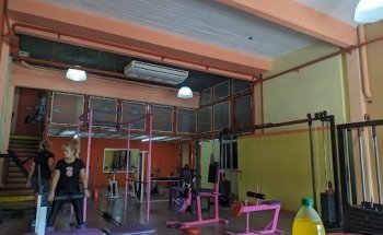 Gimnasio Femenino Nissi G. Marconi