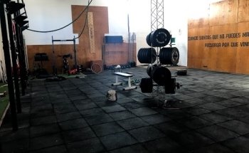 Déficit Fitness Club