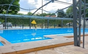 Piscina de natación pública