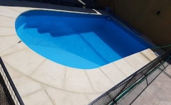 QUINCHOS Y PISCINAS