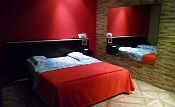 Albergue Falcon Hotel