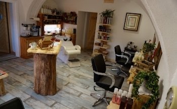 Hausfrisörin Angelika Tscholl