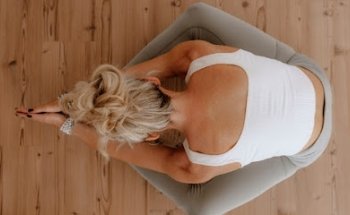 m.y.time Yoga - Sandra Klausner