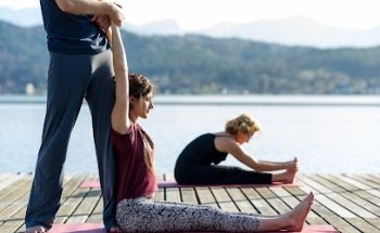 Praxis für Körper, Bewusstsein und dynamisches Yoga