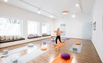 hundert*zwei - Raum für Bewegung und Vielfalt