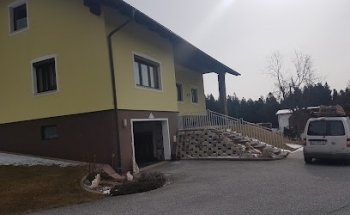 YOGANIA - Das Yoga- Zentrum am Wechsel