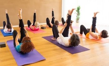 Judith Neubauer, Yoga, Pilates, Energiearbeit