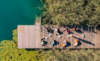 Yoga am Seerosensteg