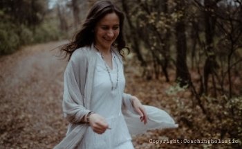 MSc. BSc. Monika Bakos - Modedesign, Coaching (Life, Business, Agile, Astro), Astrologie, Bach-Flowers