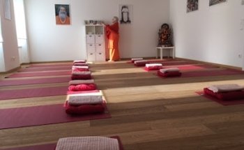 Yoga Vedanta Studio (Yoga im täglichen Leben)
