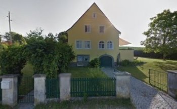 Sunshine Yoga | Stephanie Doms