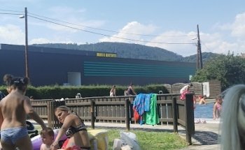 Städtisches Kinderbad für Familien mit Kleinkindern