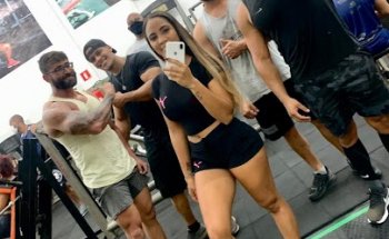 Academia De Power Fitness Musculação