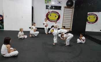 CENTRO DE TREINAMENTO SHEKINAH CAPOEIRA