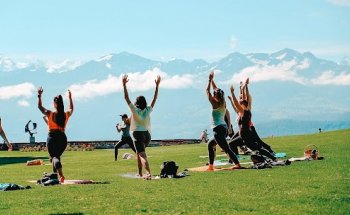 Outdoor & Indoor Yoga Thun