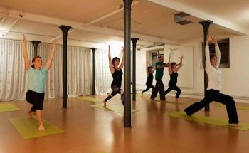 ZEIT FÜR YOGA, von Soft- bis Power Yoga mit Alain Dupont