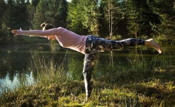 Laveda Yoga Nicole Hodel