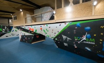 TOTEM Escalade à Ecublens, Lausanne