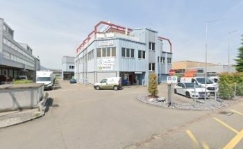 Dragon-Kampfschule March/Höfe