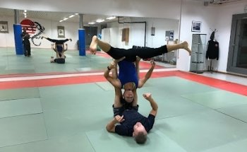 AcroYoga Wetzikon