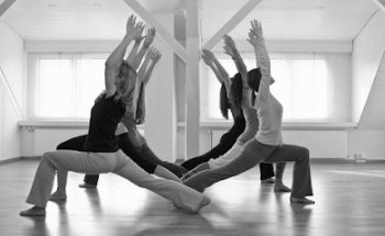 Yogaperle - Yoga Therapie Und Yogaunterrichten