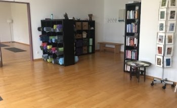 Mahadevi Yoga Schule