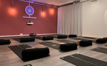 Dhara Yoga & Ayurveda