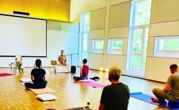 Isha Yoga &Pilates Yanhui Studio