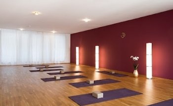 Niyama Yoga & Pilates