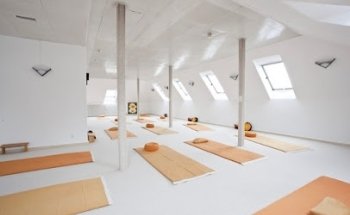 Yogaschule E. Burgunder