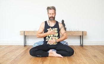 Rafael Serrano Yoga