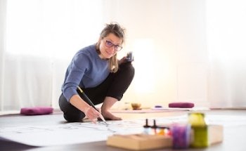 Yoga im Atelier | Yoga in Bauma mit Anja Loewe | Yoga, Kunst, intuitives Malen