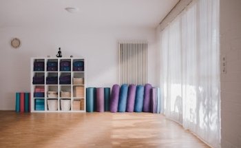 AYOMA Massage & Yoga Studio