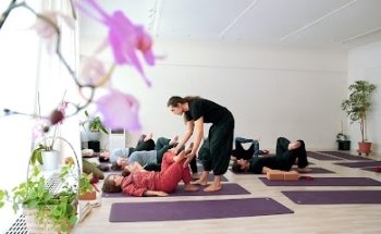 Yoga Neuchatel - Yogâme - Yoga In Studio Online À Tarif Libre