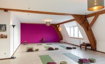 Hatha Yoga Schule