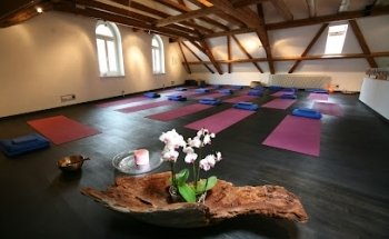 Yoga von Herzen - Janine Beyer