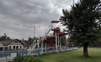 Gimnasio y piscina del Ejercito